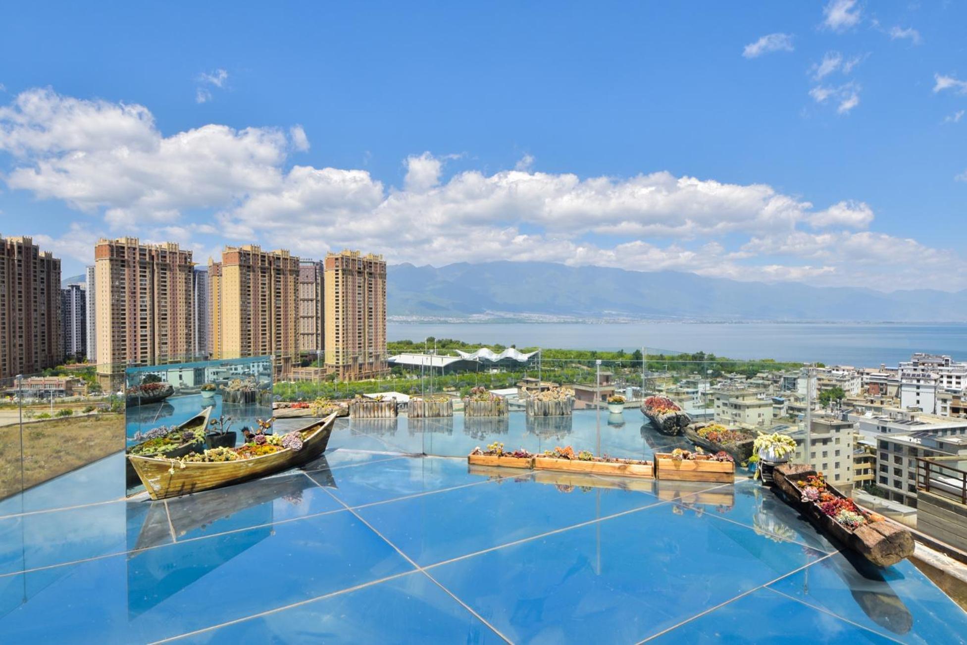 Dali Listening Sea View Villa大理听城海景别墅 Exterior photo